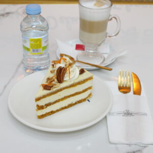 25# Café u otra opción + Carrot Cake